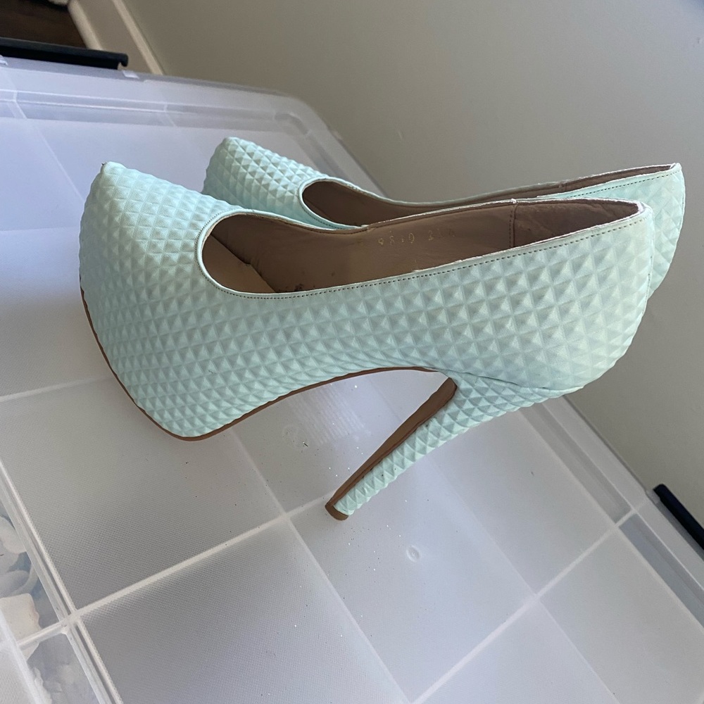 Geometric pattern light blue heels - Picture 2 of 4